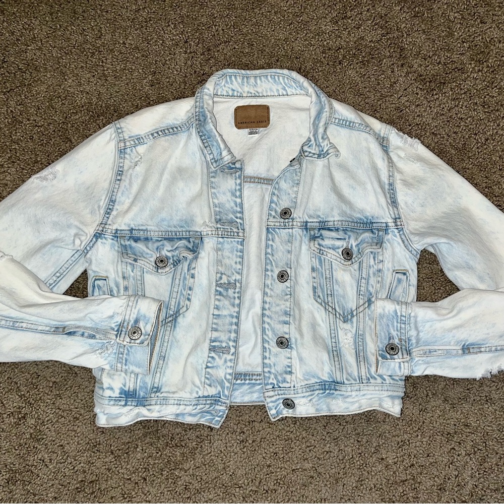 American Eagle light wash jean jacket